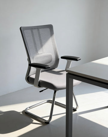 Mesh Bow-shaped Conference Chair