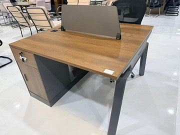 Single-seater wooden staff desk